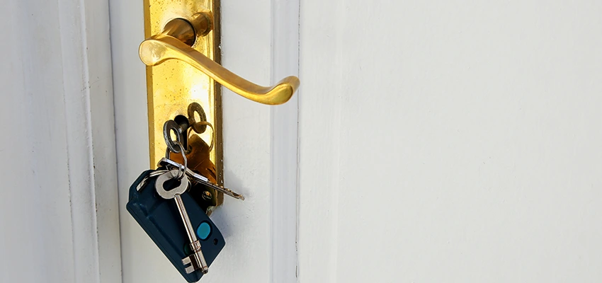 Broken Door Key Extraction in Noble Park, VIC